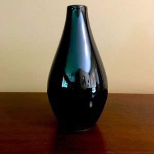 BLACK DECORATIVE VASE